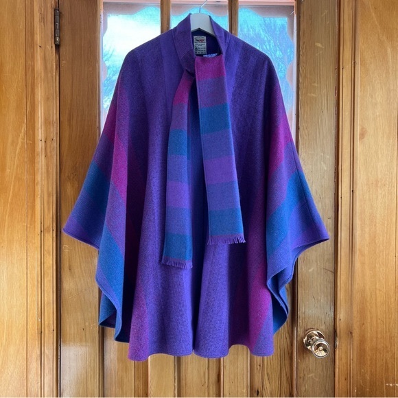 Vintage Jackets & Blazers - Vintage Avoca Collection Wicklow Ireland Handwoven Cape